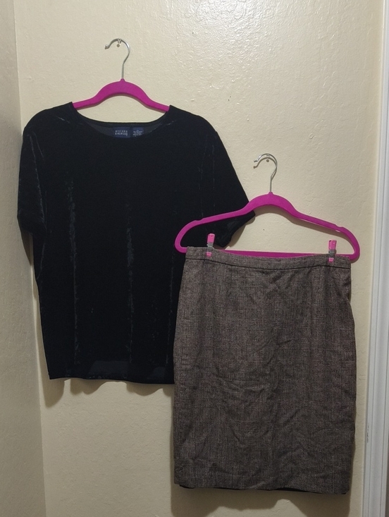 Bloomingdale's Dresses & Skirts - Black Crushed Velvet Top W/ Bloomingdale's Brown Plaid Pencil Skirt
